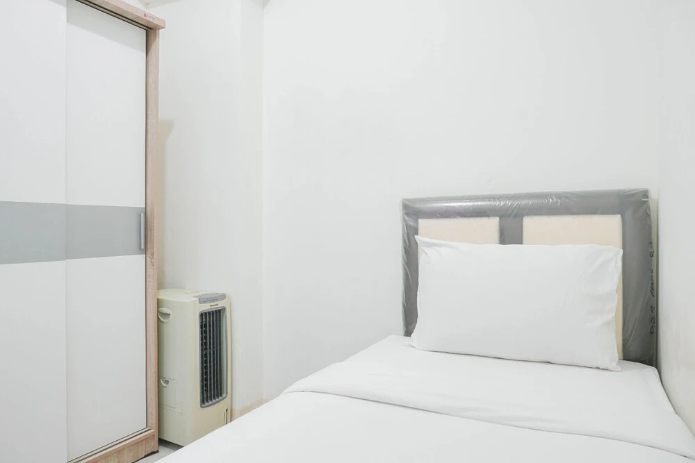 Cozy Stay 2Br At Green Pramuka City Apartment Near Mall