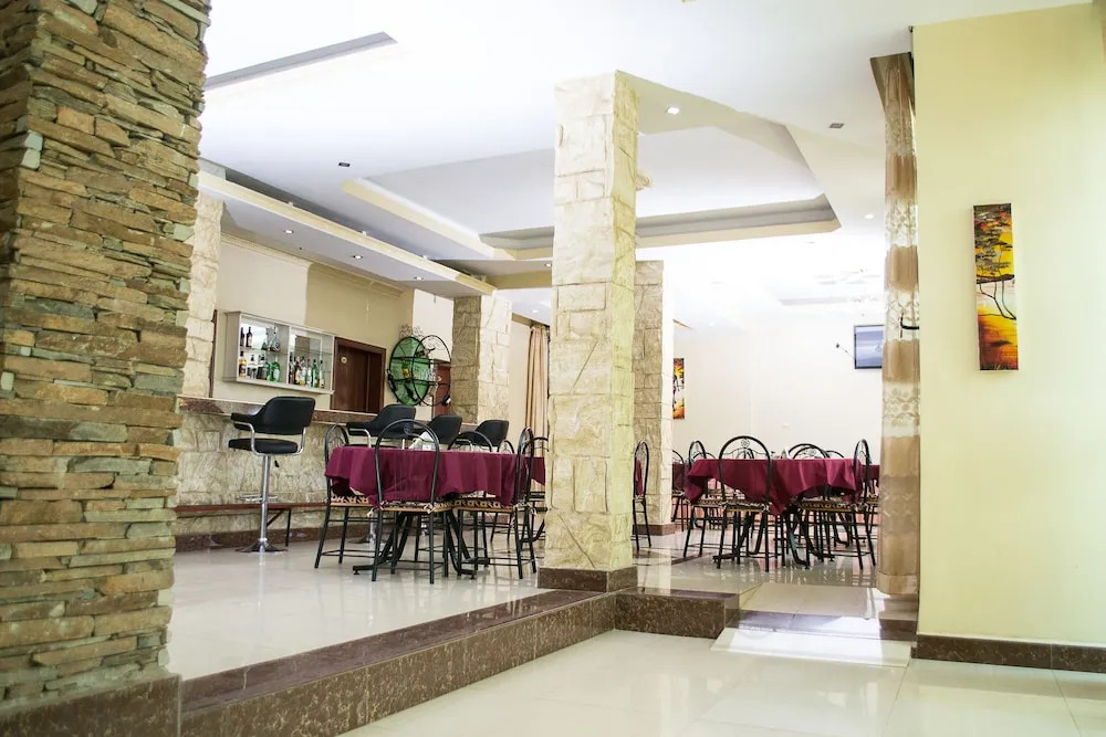 La Perle Hotel