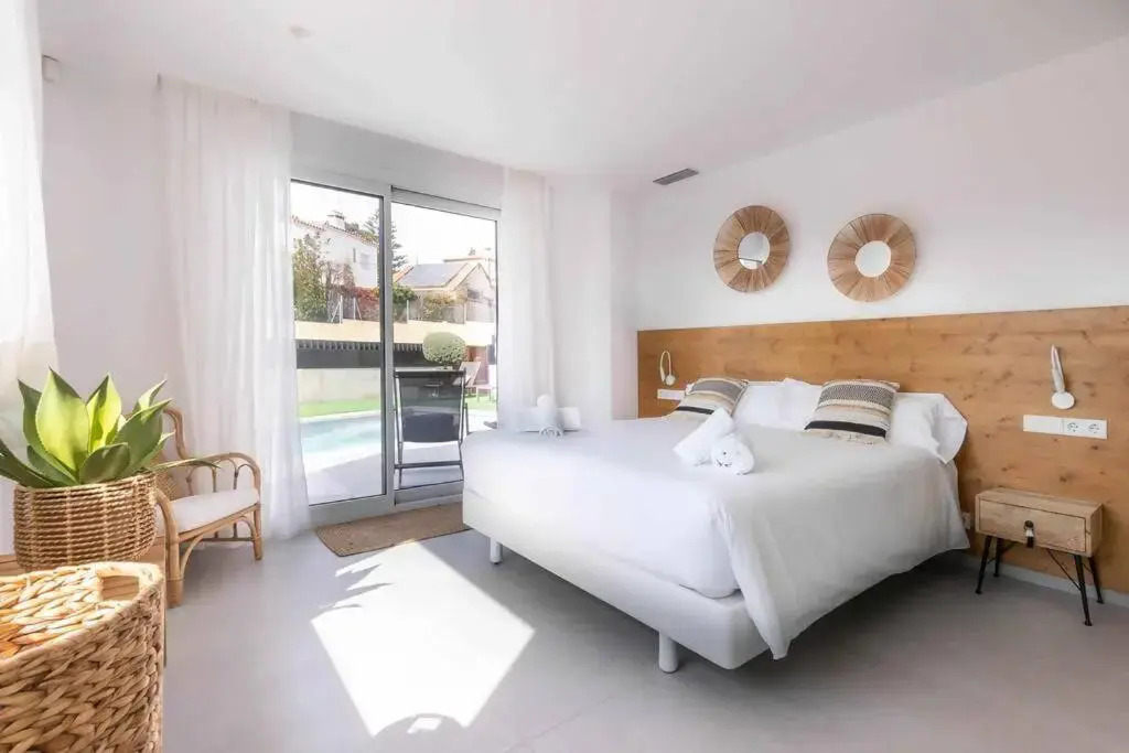 NARAMIA SAGARO VILLA - Full rental luxury house with POOL-GARDEN-BARBACUE-10 PAX