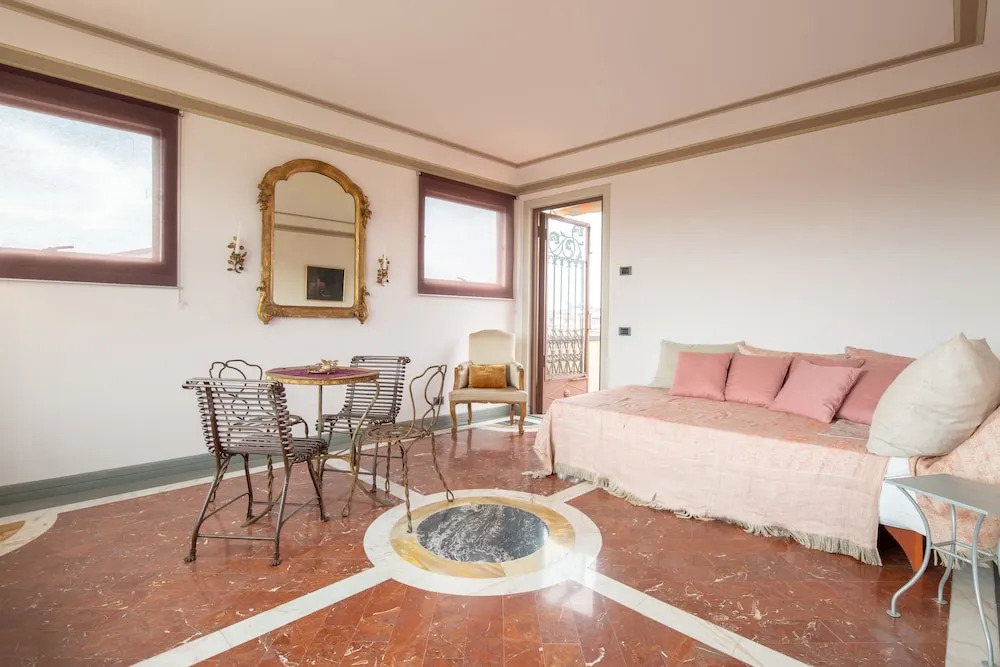 Luxury Panoramic Terrace