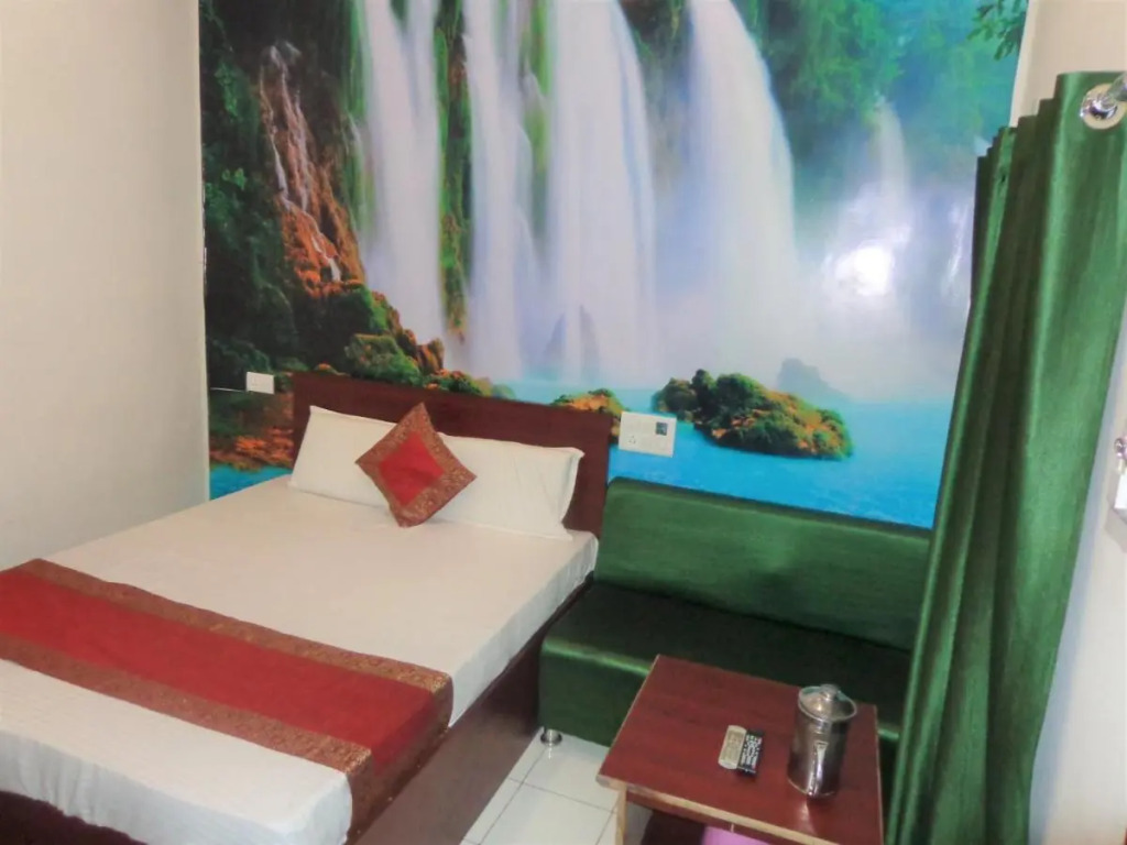 Luxmi Hotel