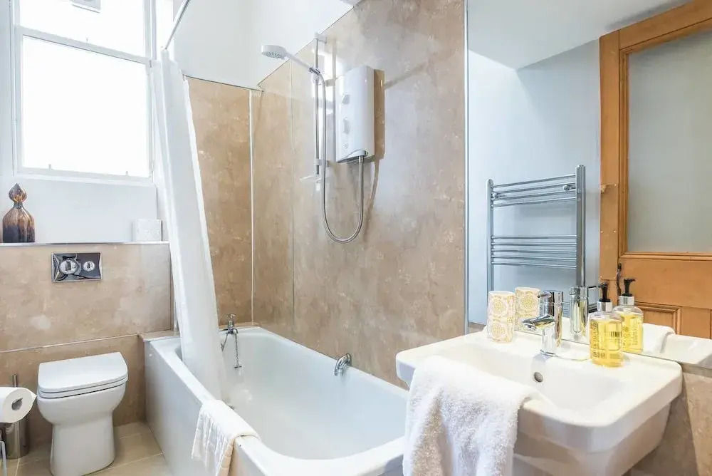 Stylish Newly Renovated Old Town Flat