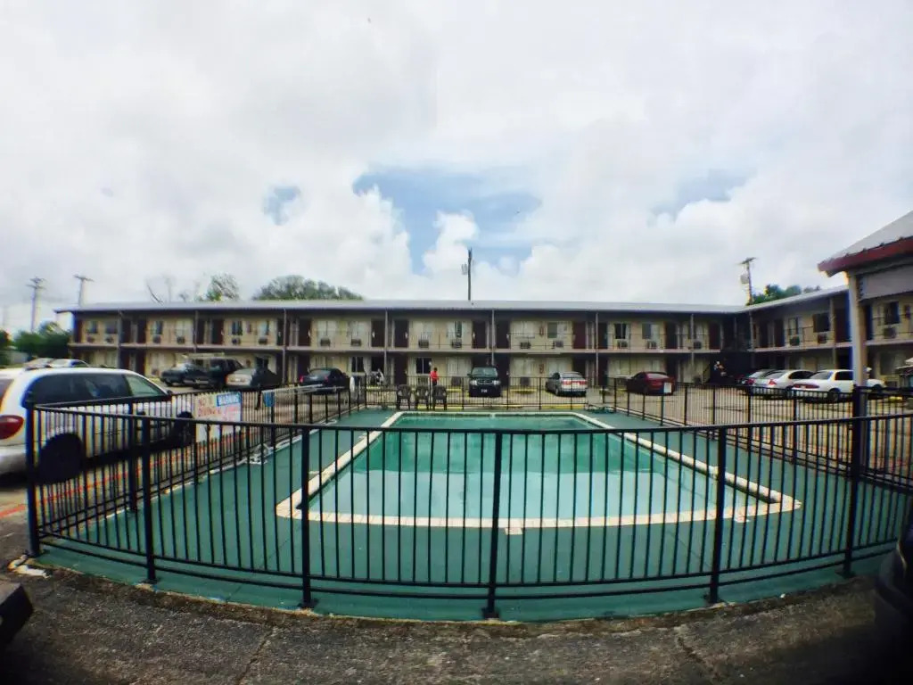 Austin Motor Inn
