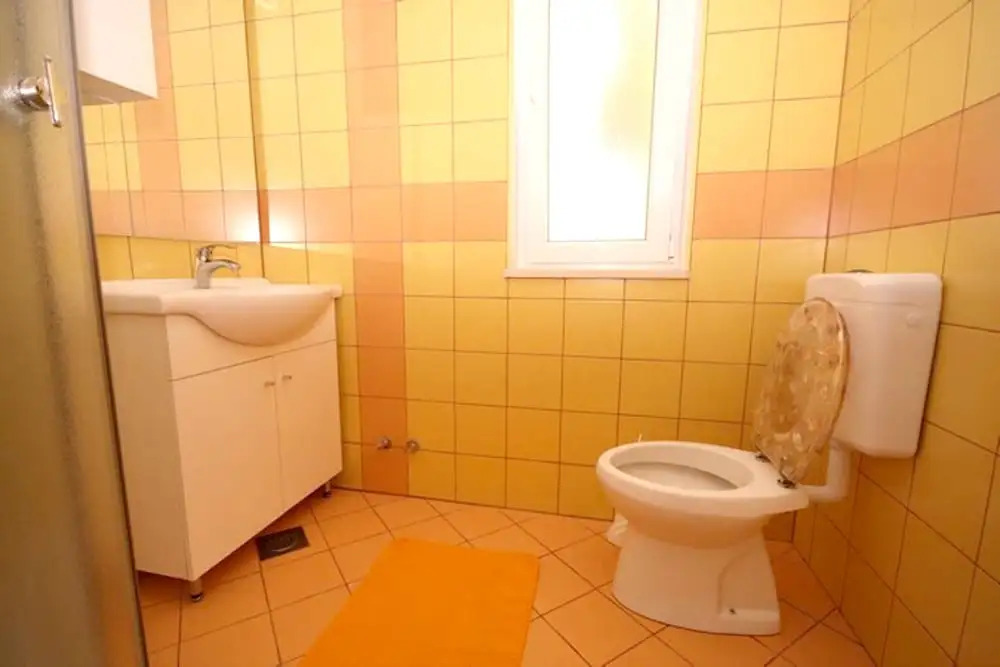 Apartment With one Bedroom in Žrnovo, With Shared Pool, Furnished Balcony and Wifi - Near the Beach