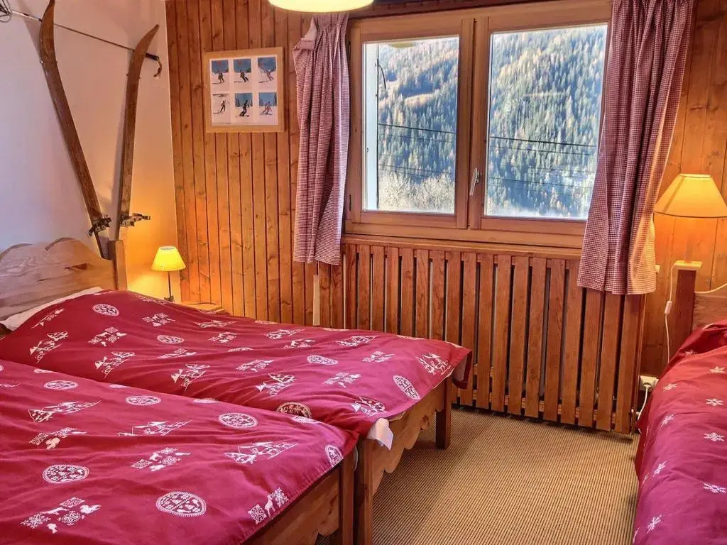 Chalet pour 10 pers, 5 pièces, parking, calme à la montagne - FR-1-411-683