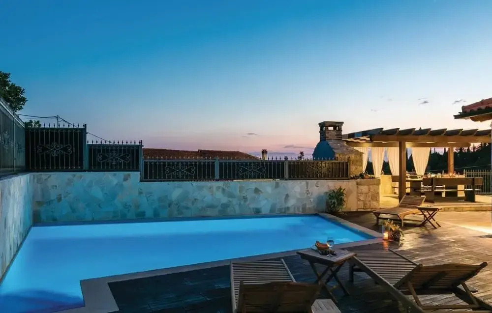 Villa Ucovic - Five-bedroom Villa With Terrace and Swimming Pool ID Direct Booker 4758