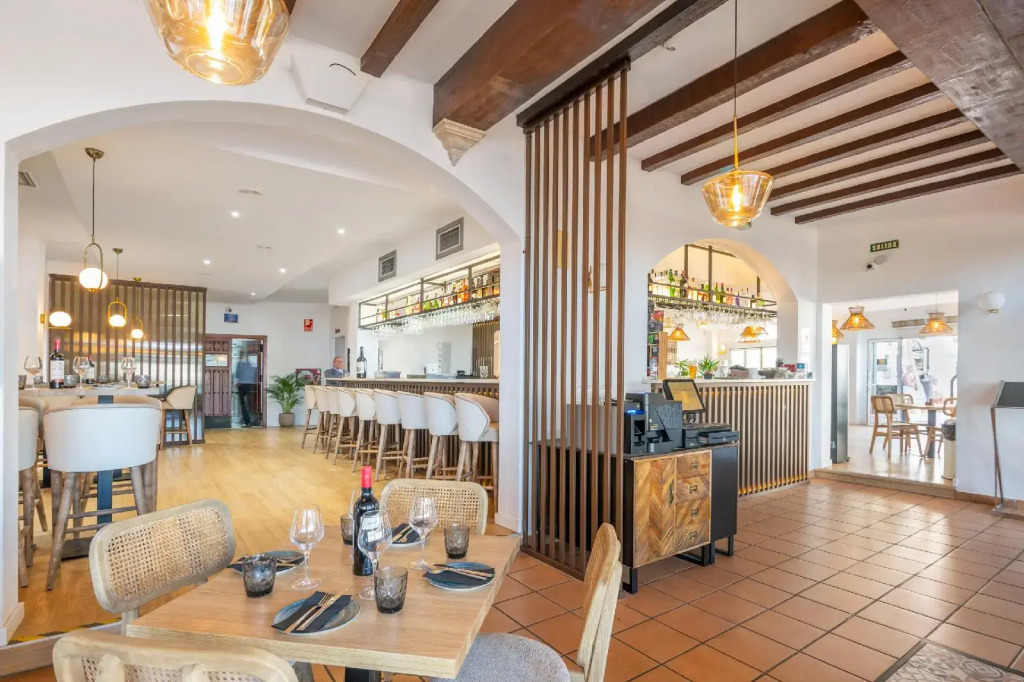 Hostal Marissal by Dorobe