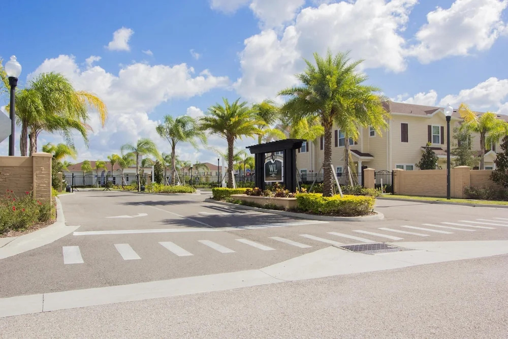 8907 Shine Dr, Kissimmee FL 34747