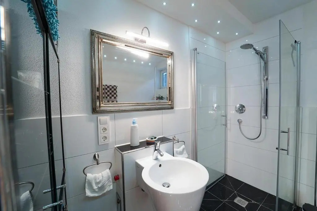 Freundliche Ferienwohnung (Souterrain) mit Gartenmitbenutzung im Haus Lotus