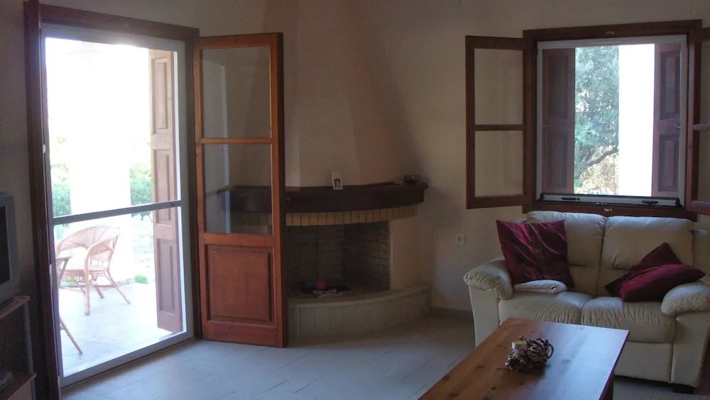 Villa With 2 Bedrooms in Kalymnos Island, With Wonderful Mountain View