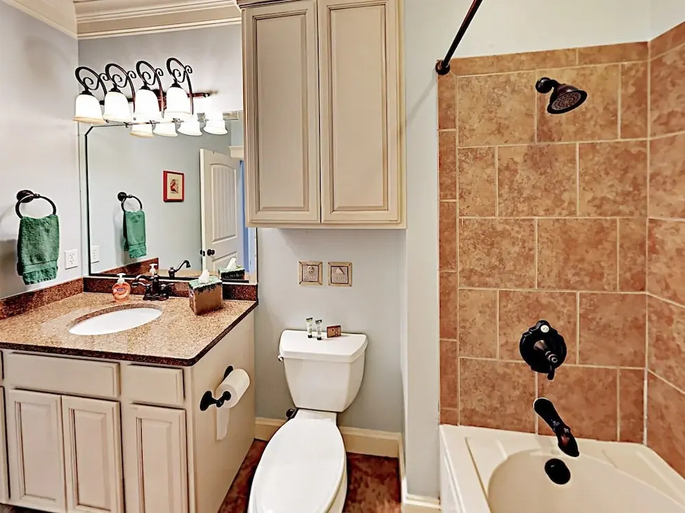Coastal  W/ Pool, Sundeck & Boat Slip 3 Bedroom Townhouse