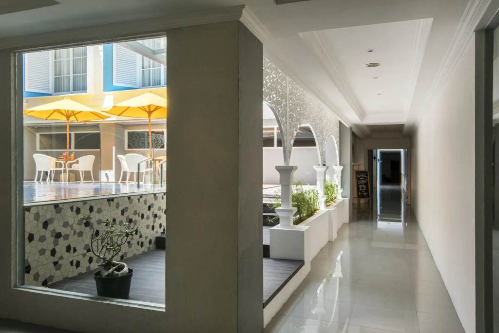 Yans House Hotel