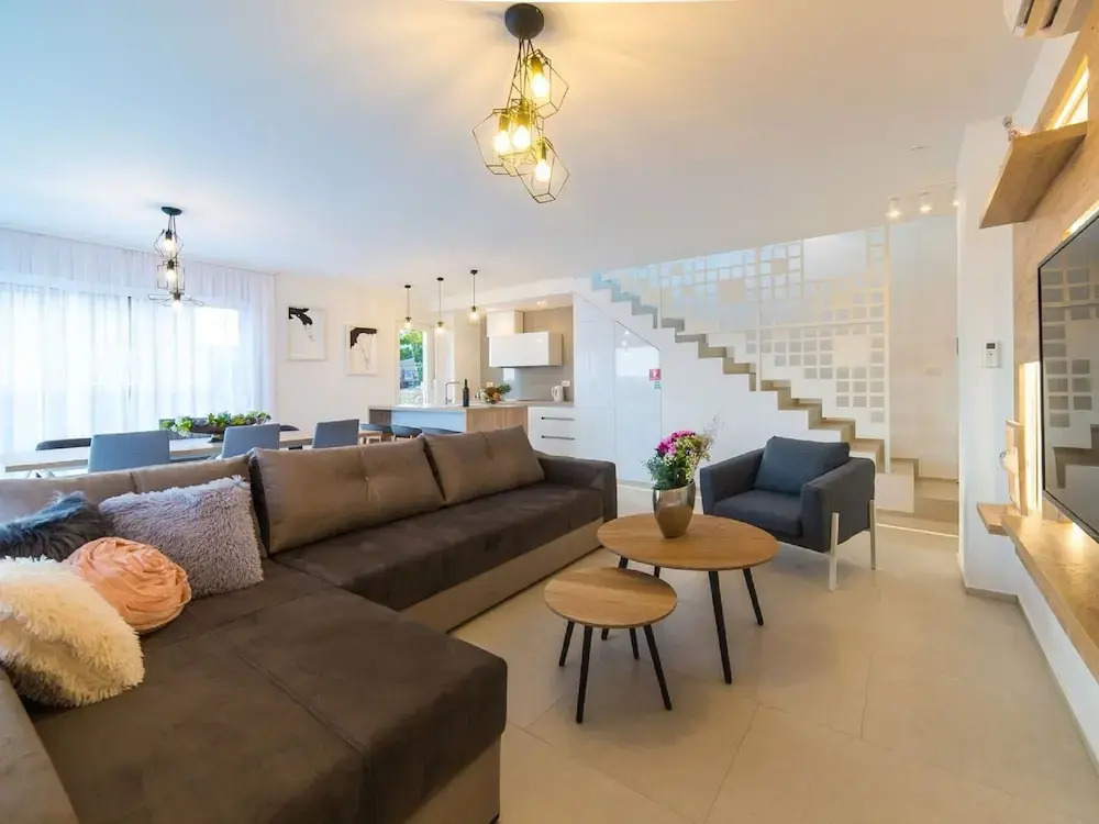 Modern Villa, Heated Private Pool, Close to the Sea, In-between Split & Trogir