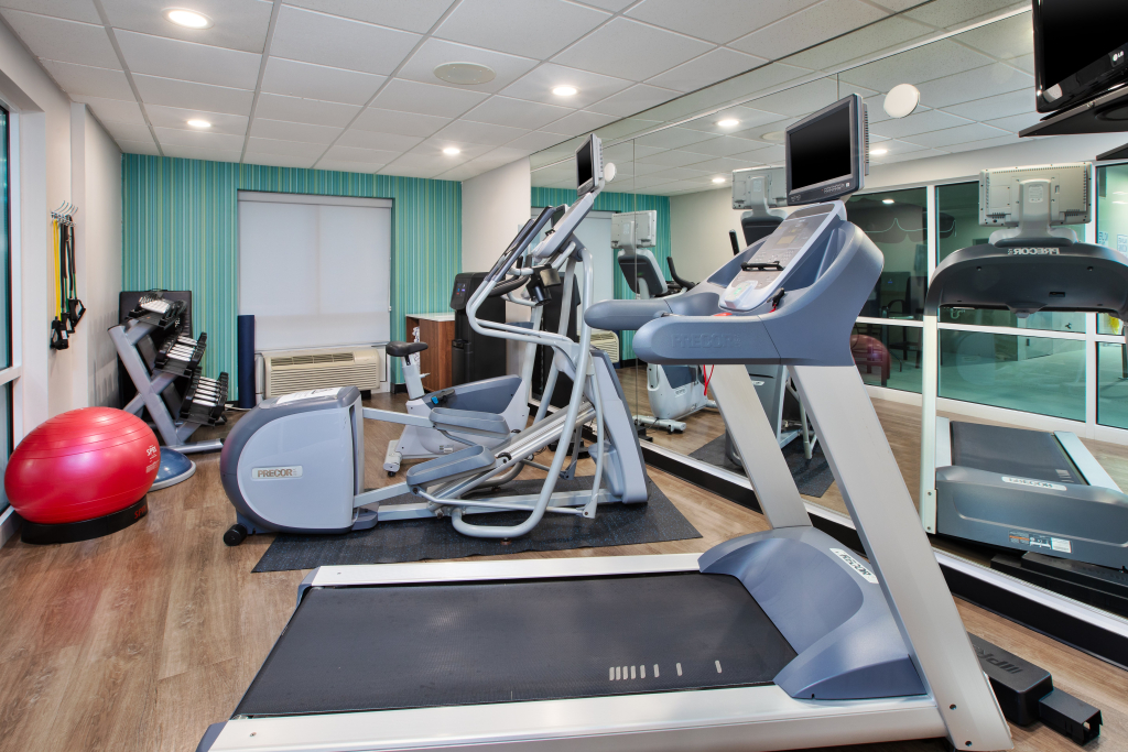Holiday Inn Express & Suites I-26 & Us 29 At Westgate Mall by IHG