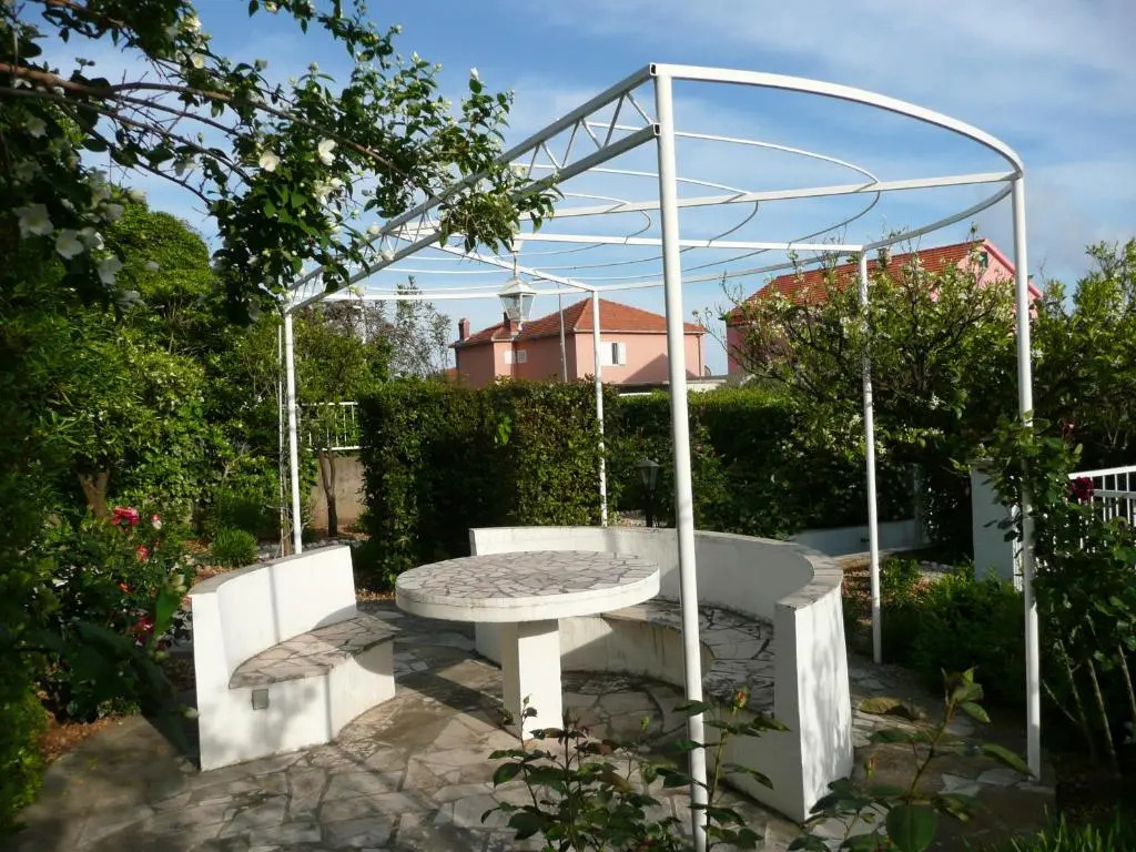 Apartment Nima Orebic