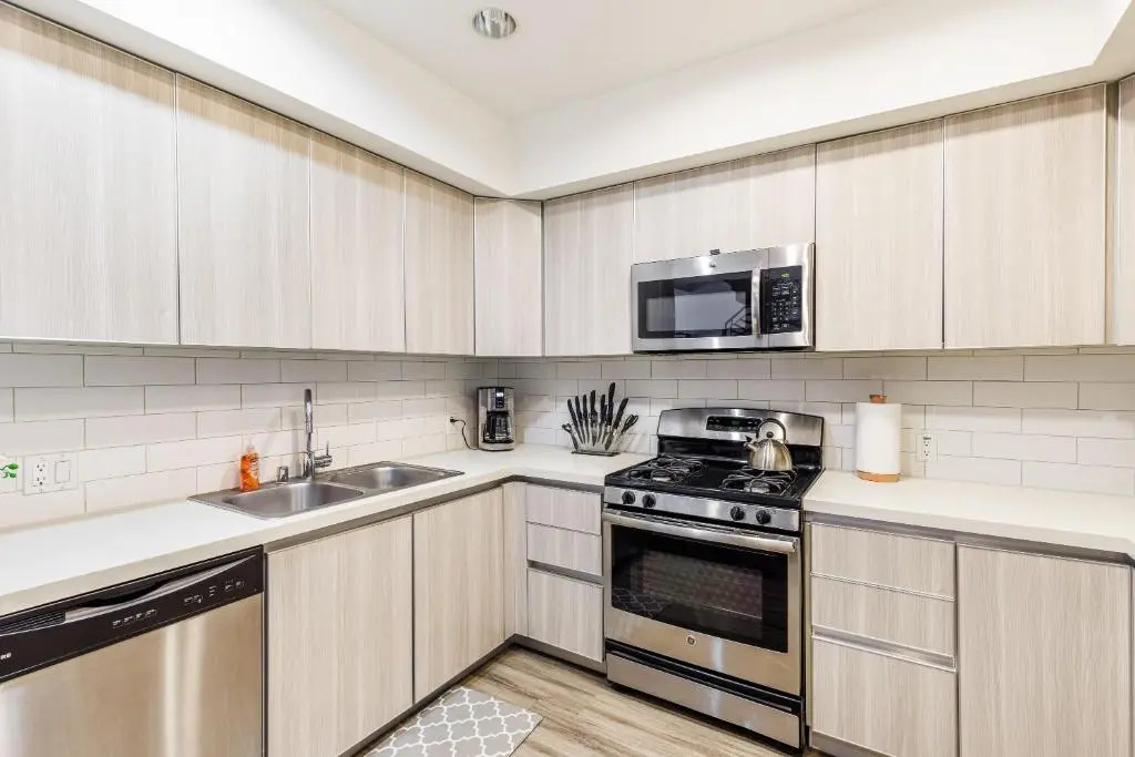 Heaven On Hollywood Boulevard Furnished Apartments