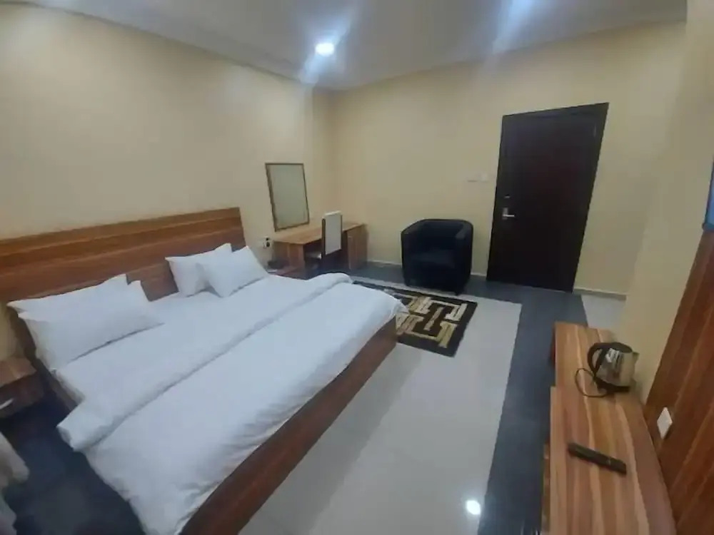 Grand Pallazo Hotel and Suites