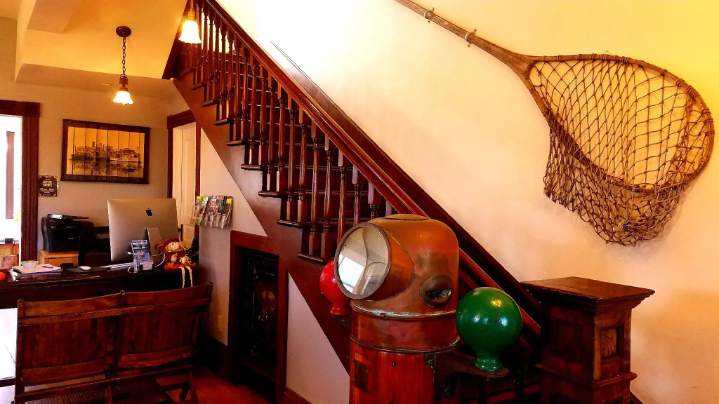 Captains Inn at Moss Landing