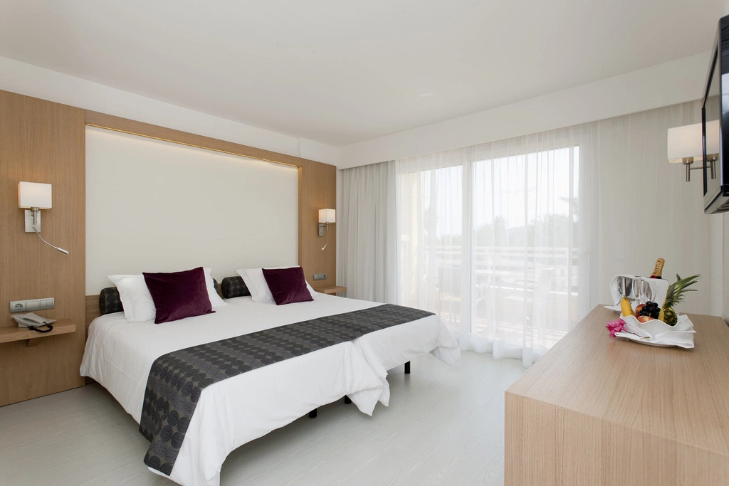 Insotel Cala Mandia Resort