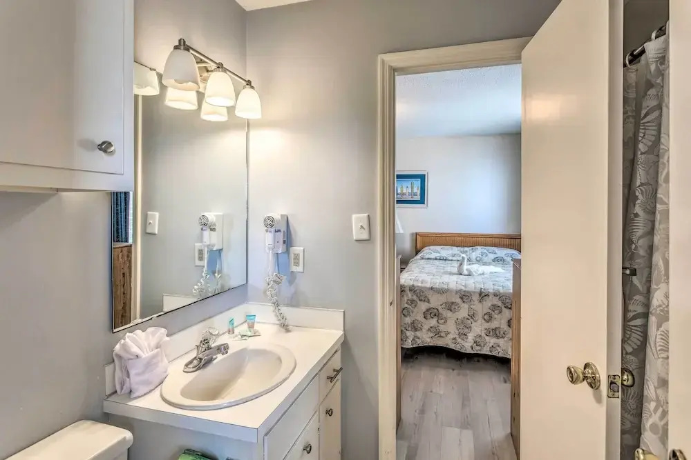 Sunny Windy Hill Beachfront Condo w/ Private Patio, North Myrtle Beach