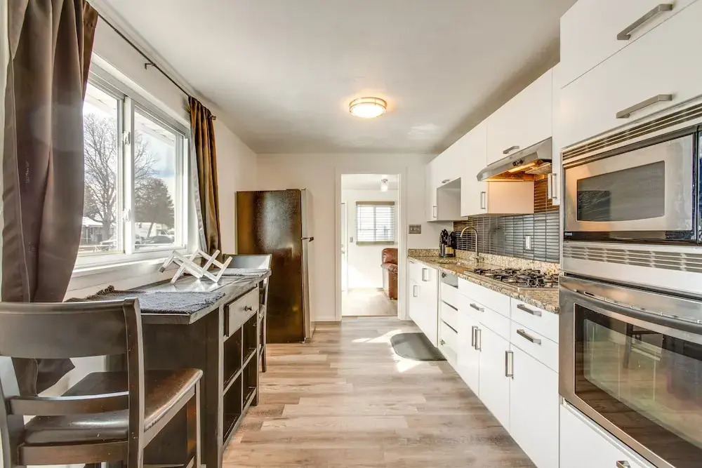 Covered Patio, Gas Grill & Yard: Sheridan Home!