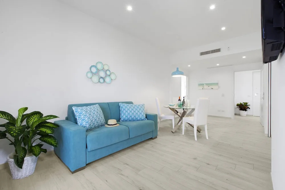 Sara Home 2