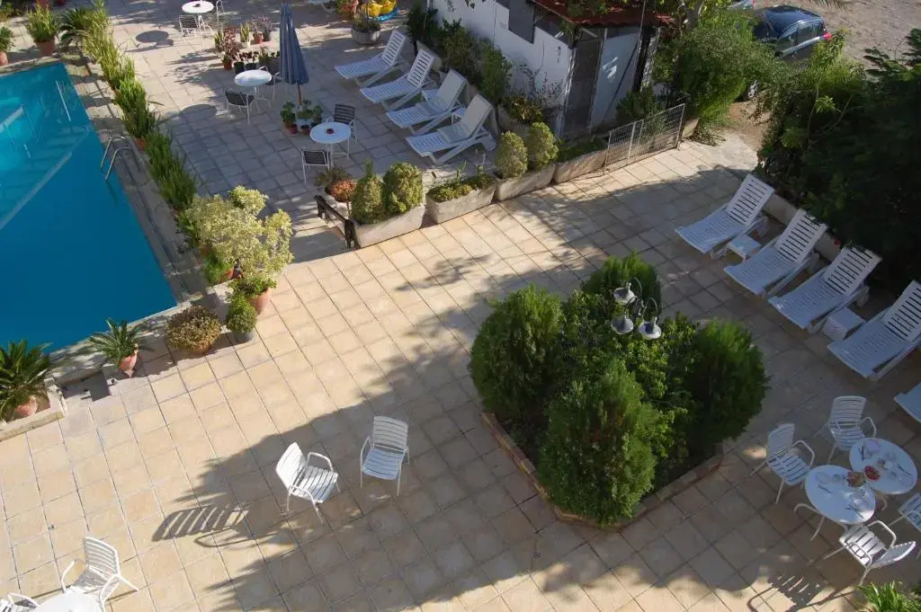 Nicos & Olympia Apartments