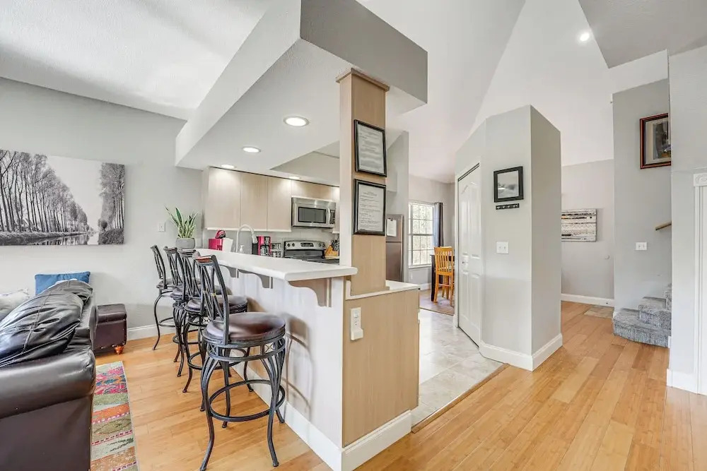 Marina Views & Cozy Sunroom: Condo in Branson!