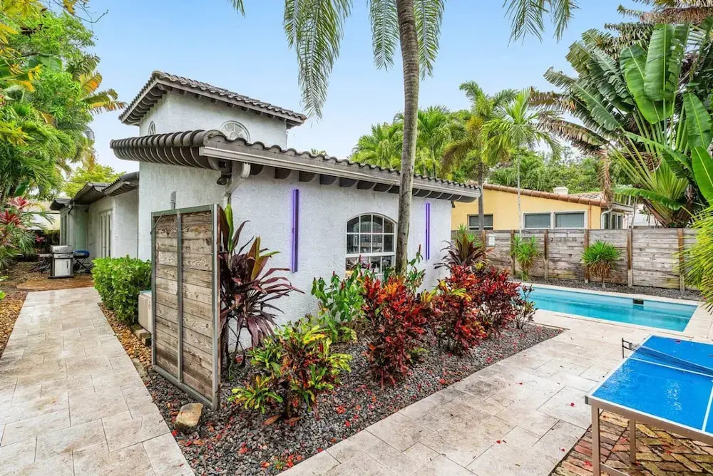 Luxe 5BR 4BA Heated Pool 10 Min to Beach BBQ