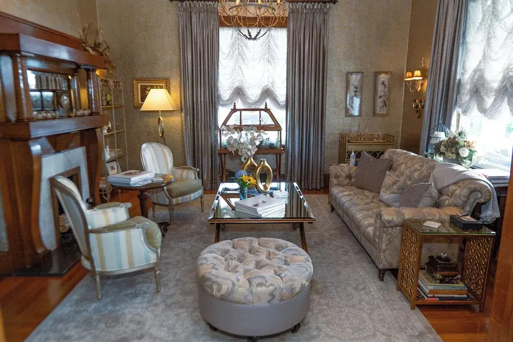 Pandoras Manor