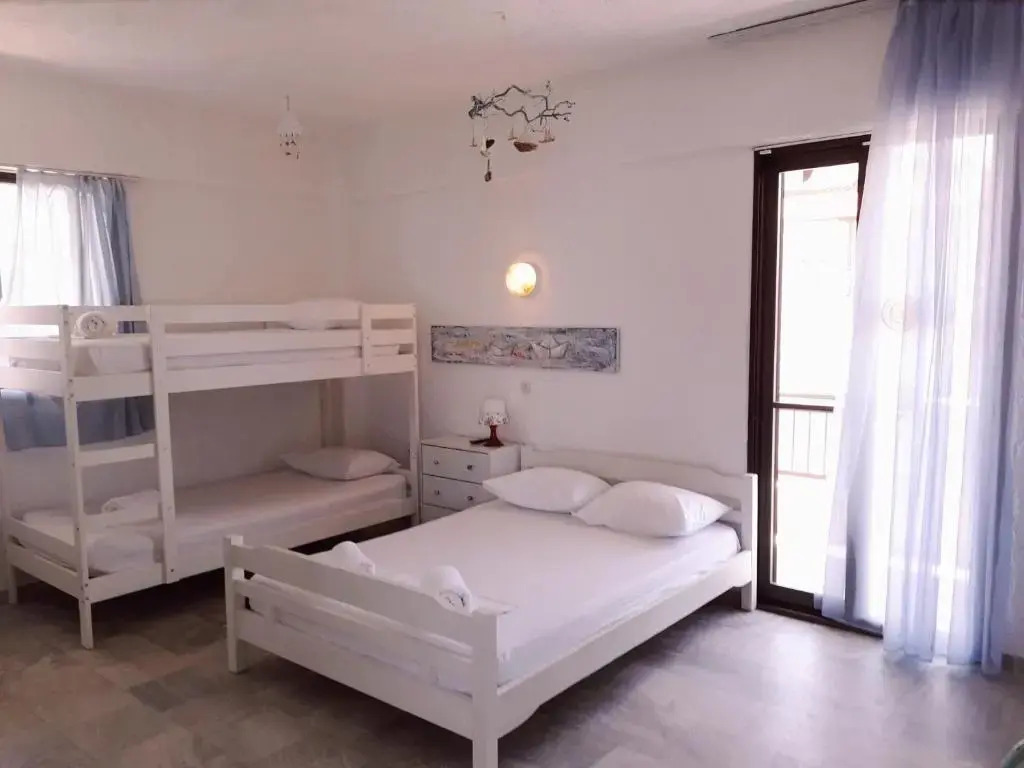 Brunis Apartments