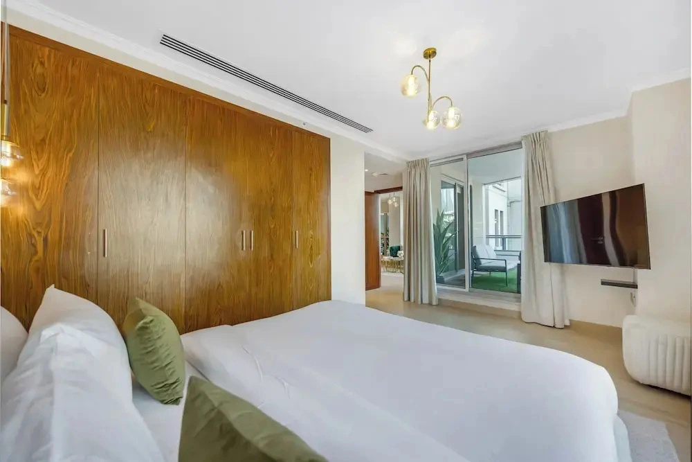 Durrani Homes - Designer 2BR Apt with stunning Burj Khalifa and Fountain View