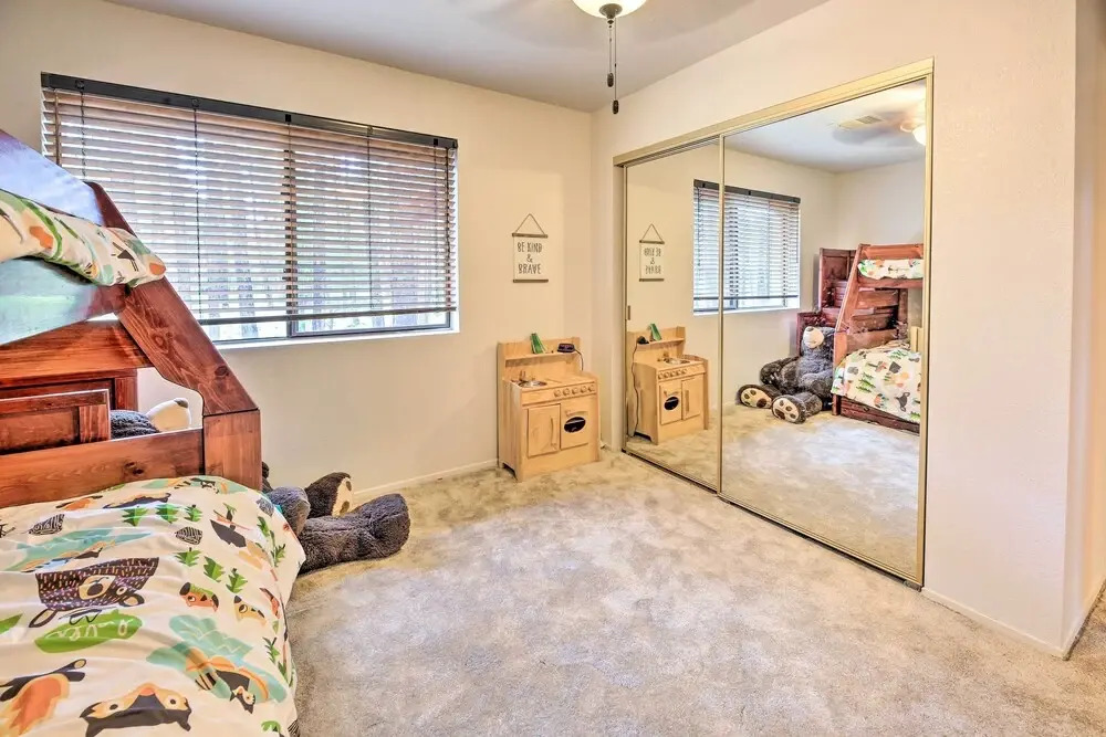 Wooded Yard, Gas Grill: Lush Pinetop Retreat
