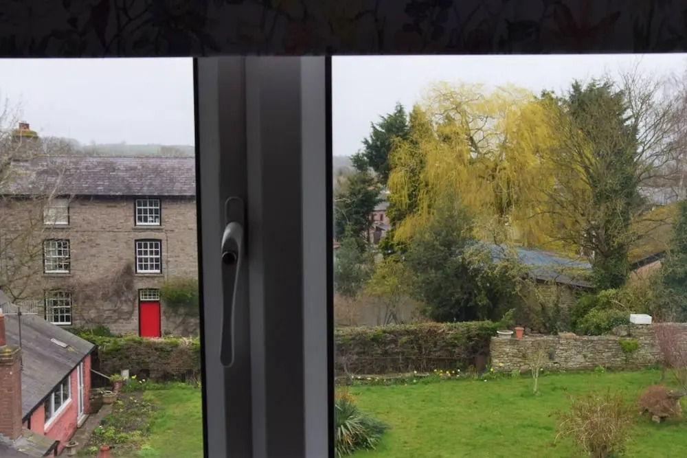 Charming 3-bed Apartment in Talgarth Powys