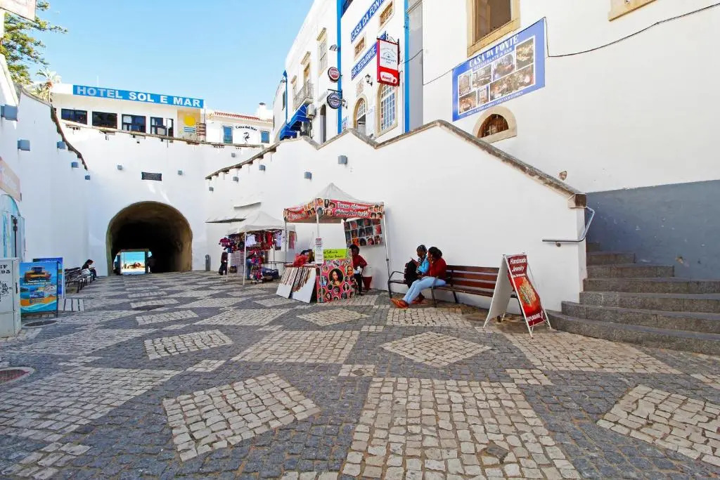 Albufeira Central by Homing