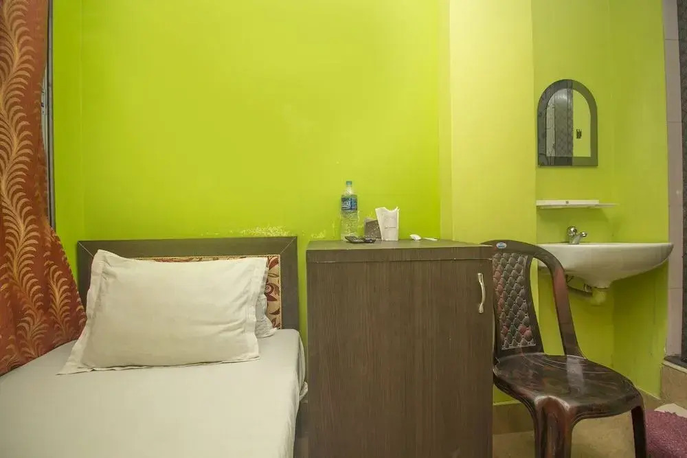 Spot on 38642 Hotel Sarojini Palace