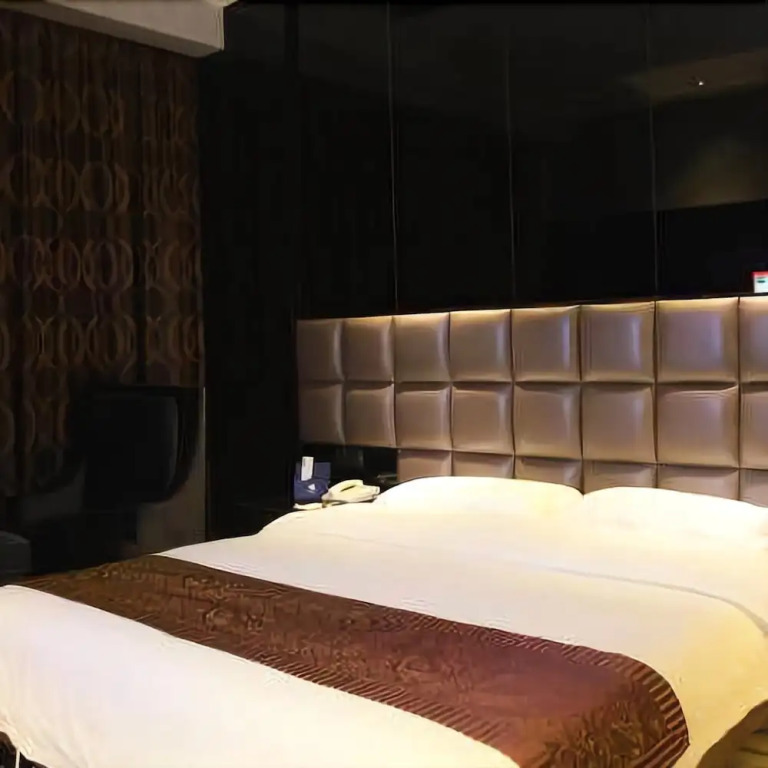Royal Garden Hotel