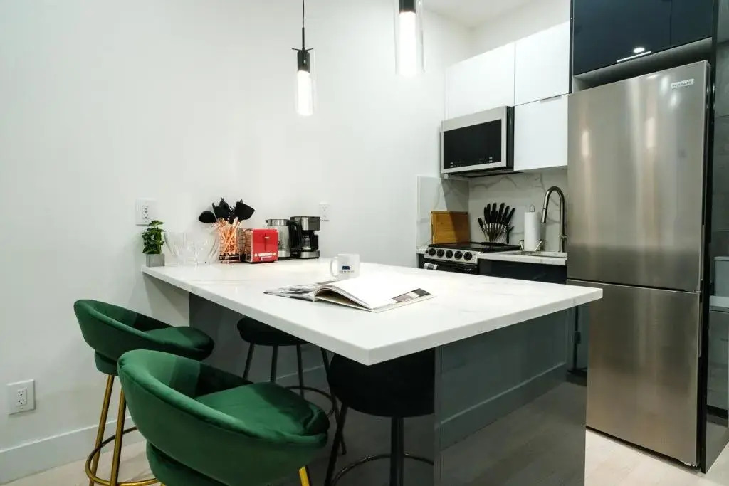 317-2d Brand New Modern 1BR W D Near Central Park