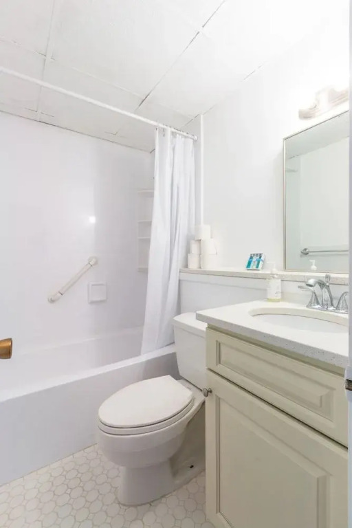 Harvard Square Apartments by Next Star