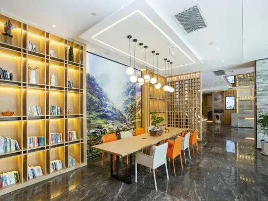 Atour Hotel Lhasa Potala Palace Square
