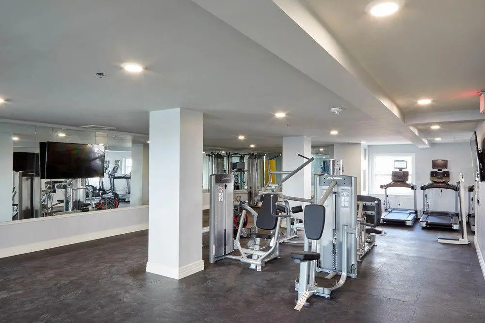 Deluxe Canal Street 2BR Suites by Sonder