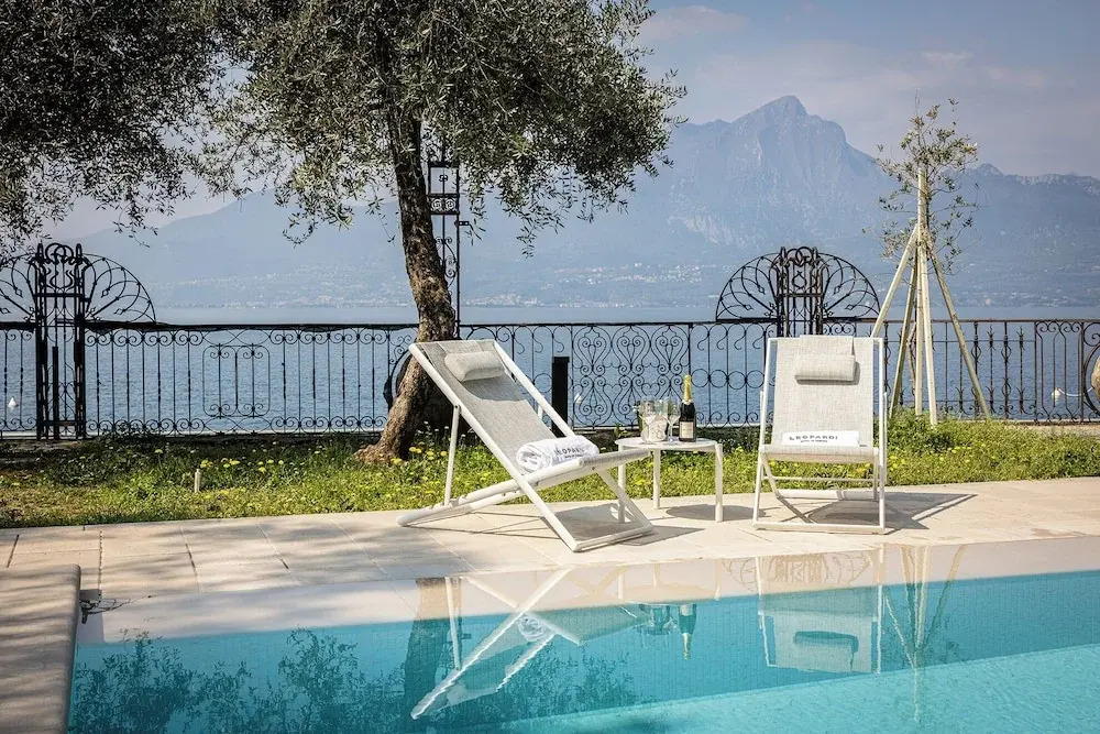 Hotel Villa Leopardi 4S
