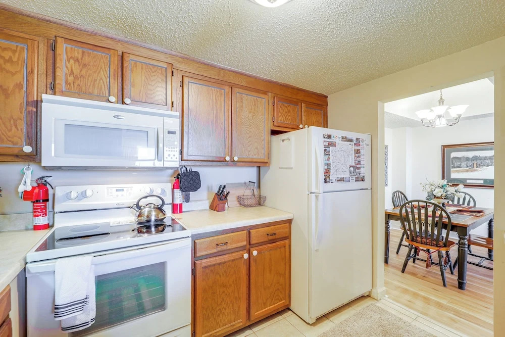 3 Mi to Sugar Mtn Slopes! Condo w/ Hot Tub & Pool