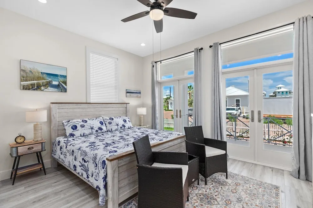 Seaside Rendezvous - Private Home Across From Community Park 4 Bedroom Home by RedAwning