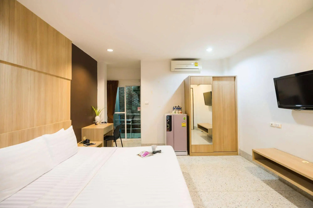 The Fifth Residence