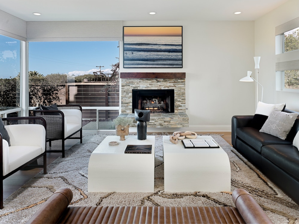 327 Hillcrest Drive