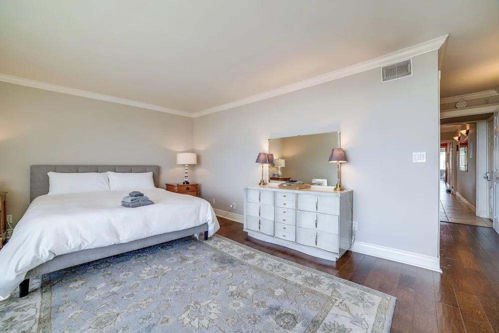 Dtwn Reno Retreat! Panoramic Views, 2 Living Areas