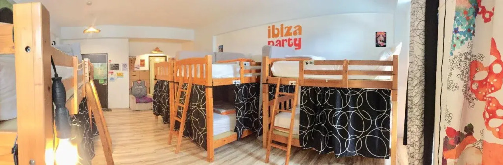 (Self-check in) Monkey Surfing Backpackers Hostel