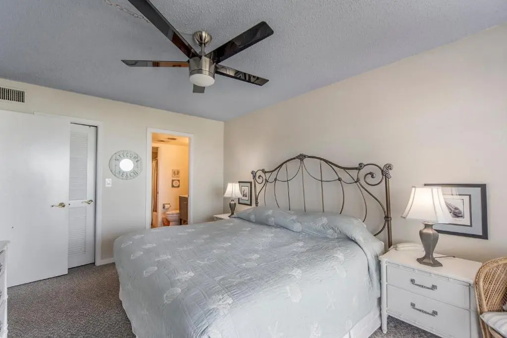 516 Madeira Norte Condo
