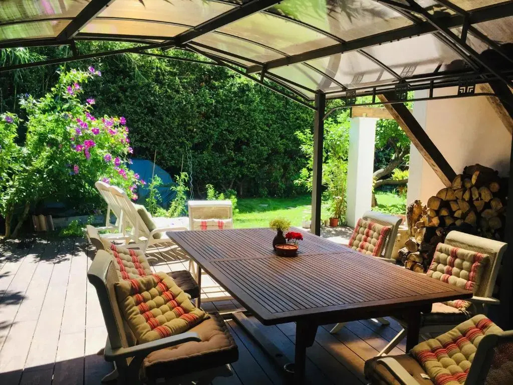 Villa 3 room, private pool , 2 min beach by car 20 min from croisette by bus